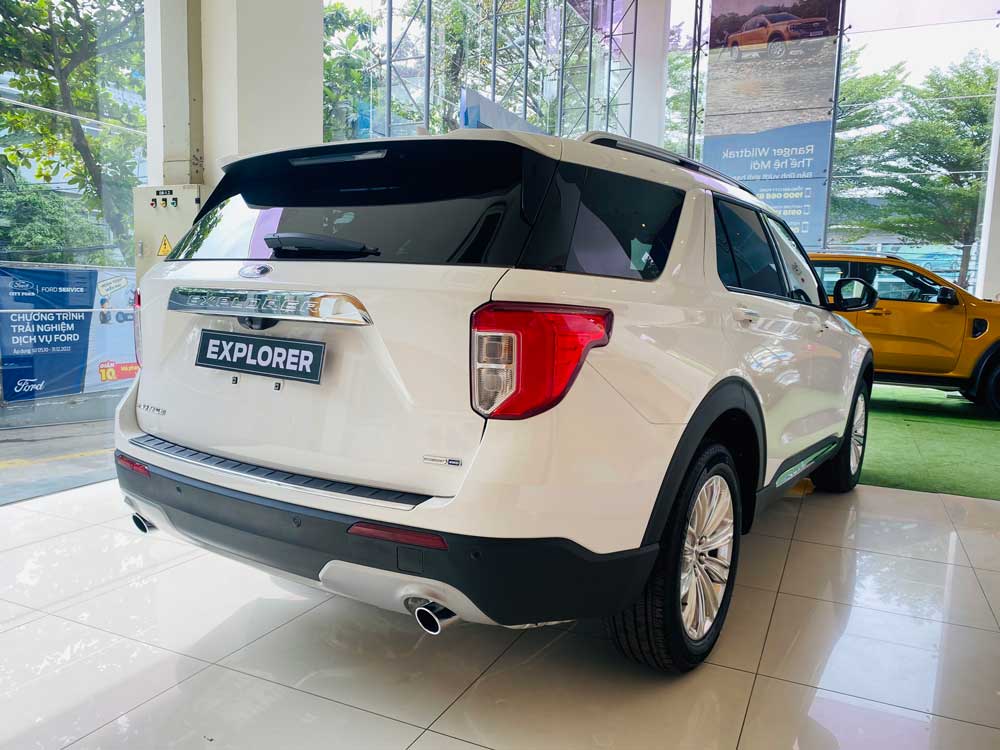 can sau xe Ford Explorer Limited 2022