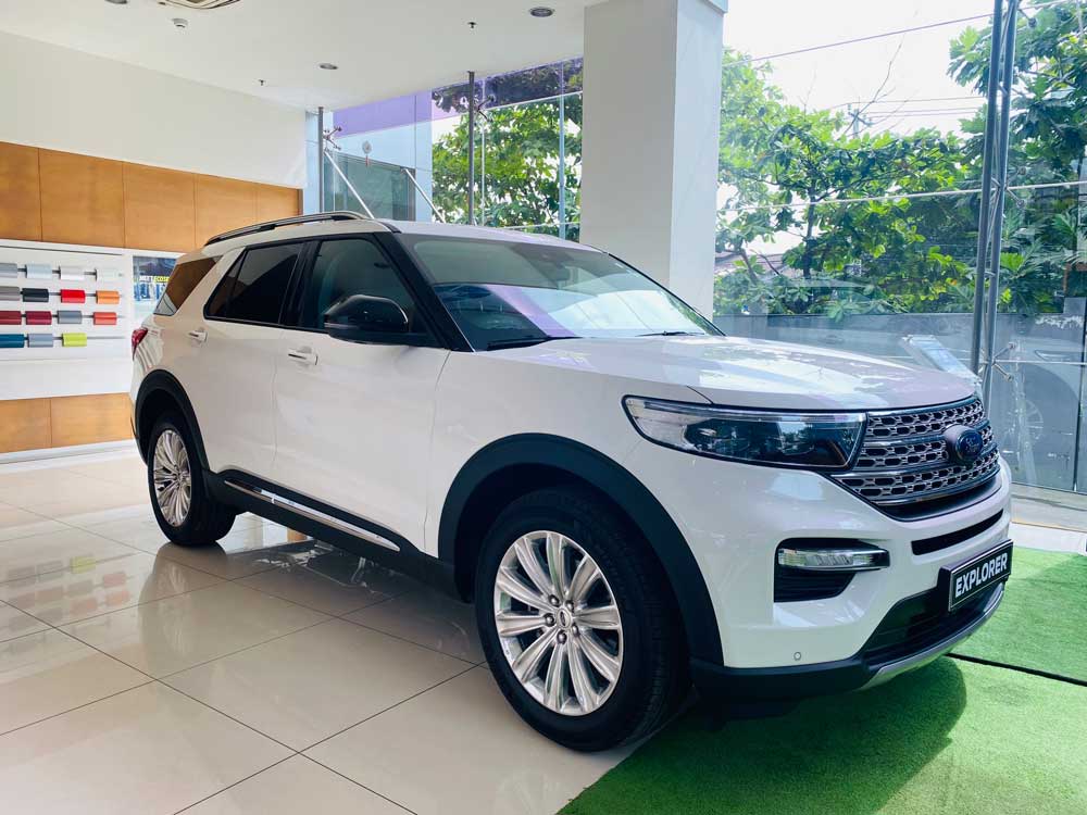 phan than xe Ford Explorer Limited 2022
