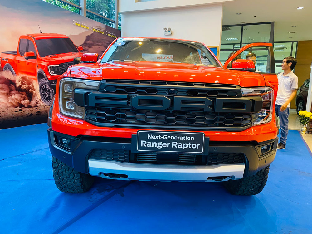 phan dau xe Ford Ranger Raptor 2023